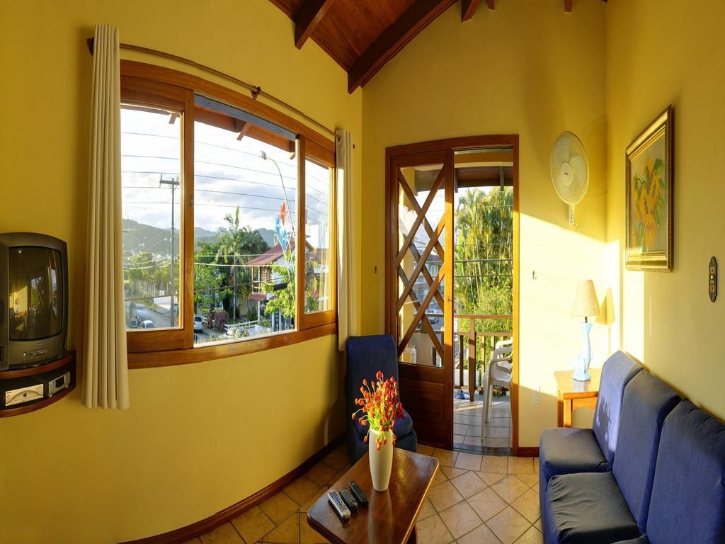 Morada Do Sol Apart Hotel Гаропаба Стая снимка